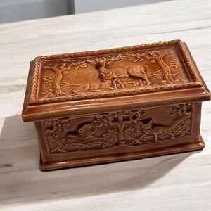 Vintage Brown glazed Ceramic Wildlife in Forrest Jewelry Trinket Box-Read descri